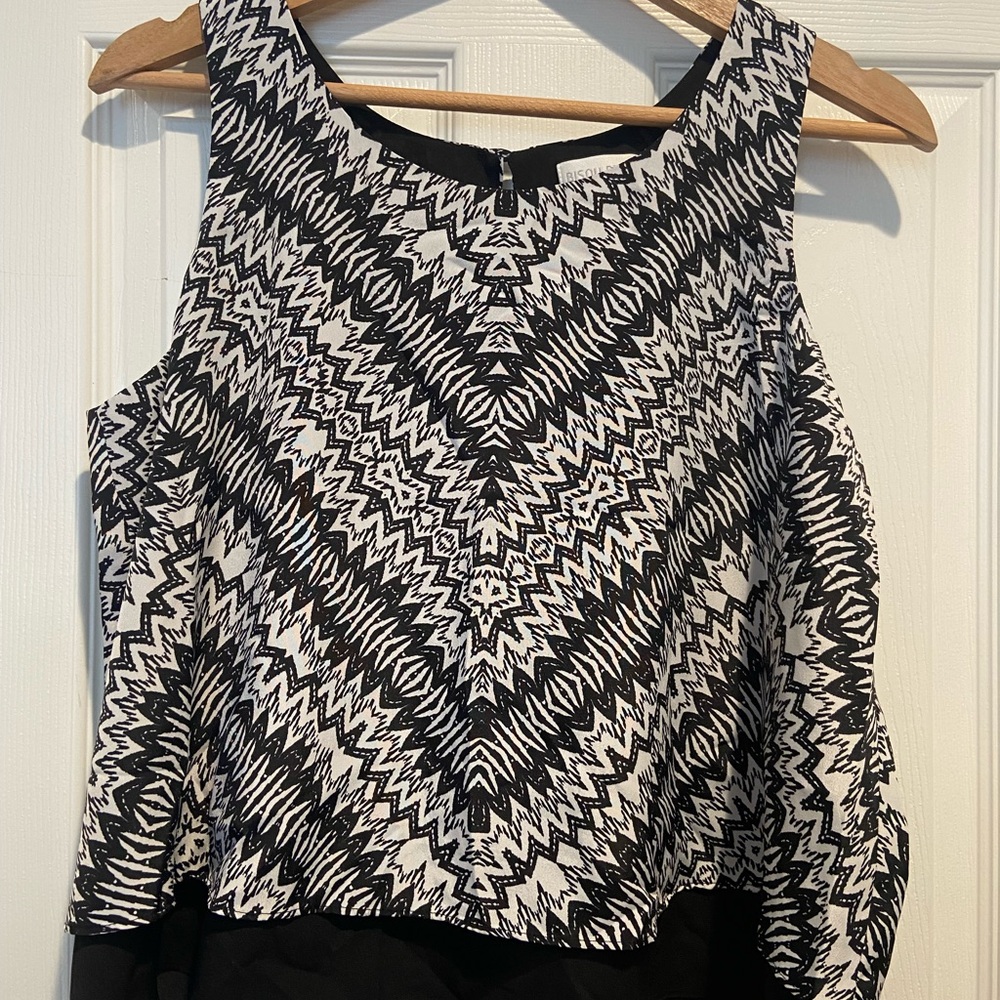 Bisou Bisou Black and White Patterned Sleeveless Camisole Top